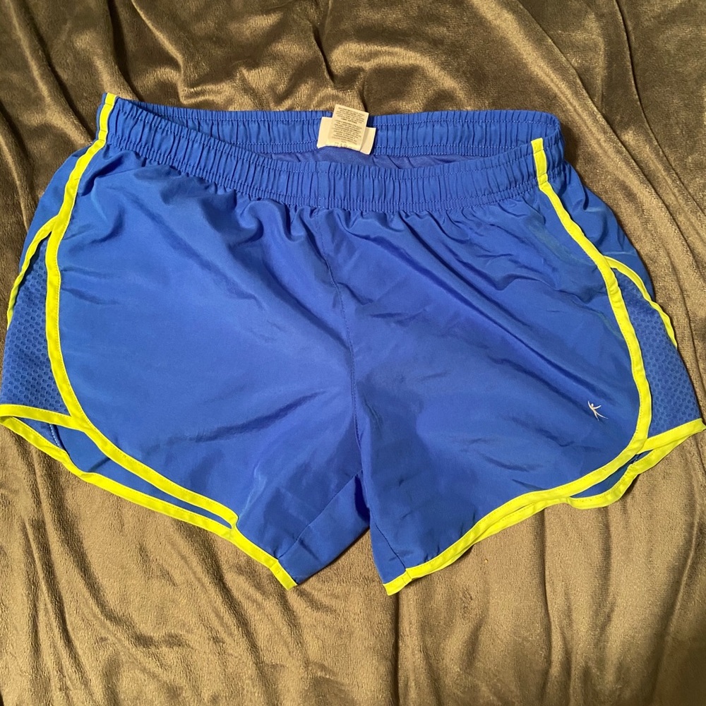 Danskins Now athletic shorts